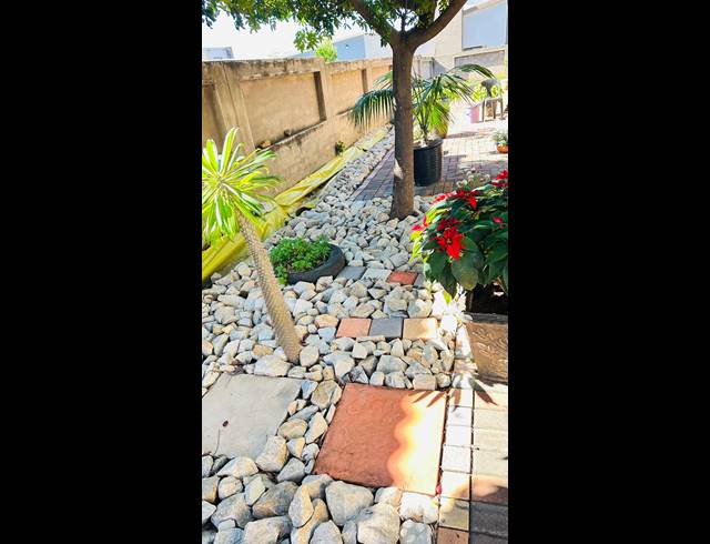 3 BEDROOM FREEHOLD FOR SALE IN THERESAPARK